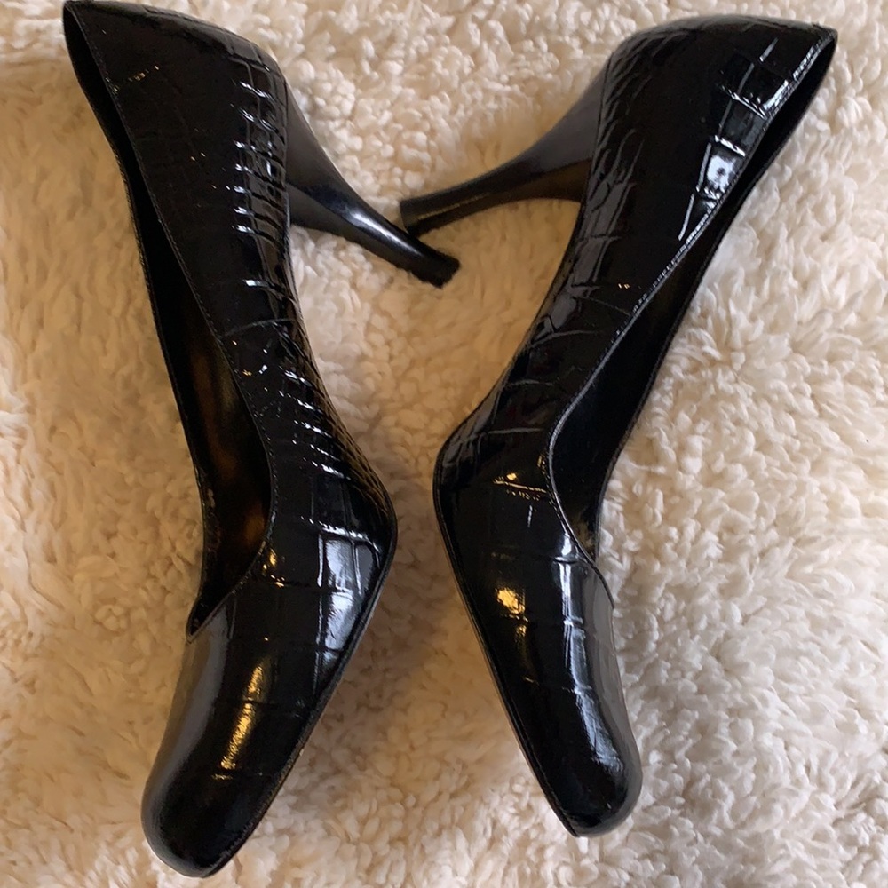 Heels - Picture 3 of 7